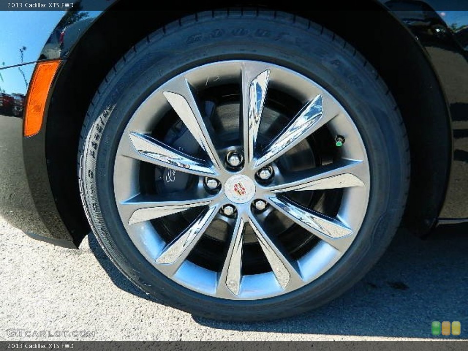 2013 Cadillac XTS FWD Wheel and Tire Photo #71034419