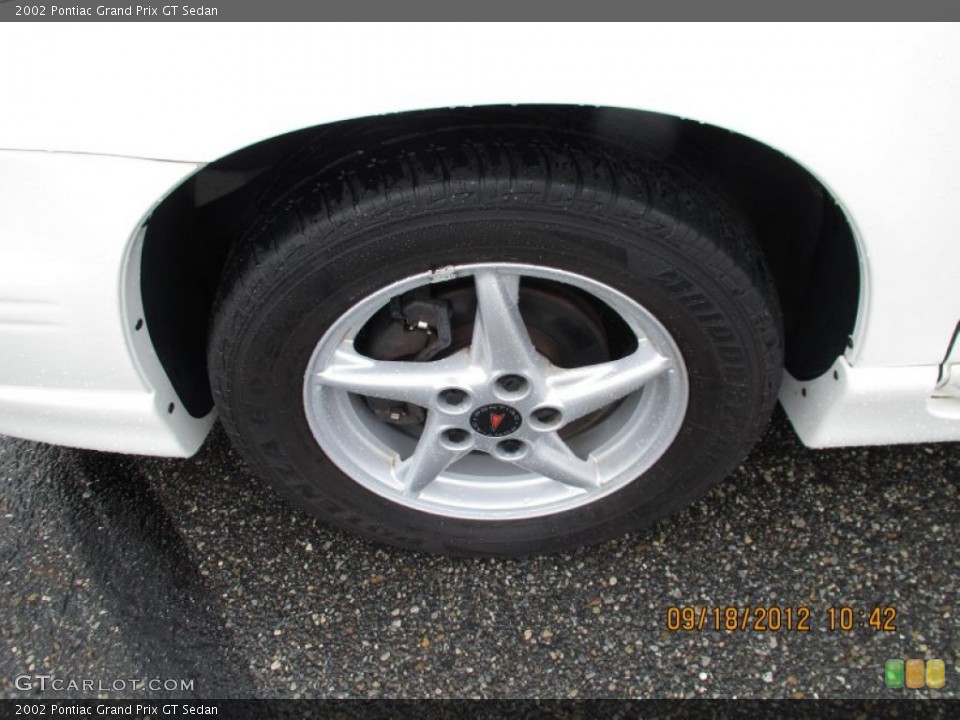 2002 Pontiac Grand Prix GT Sedan Wheel and Tire Photo #71052377