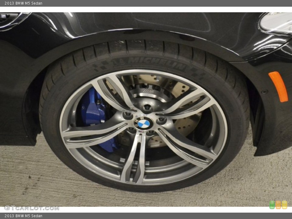 2013 BMW M5 Sedan Wheel and Tire Photo #71113468