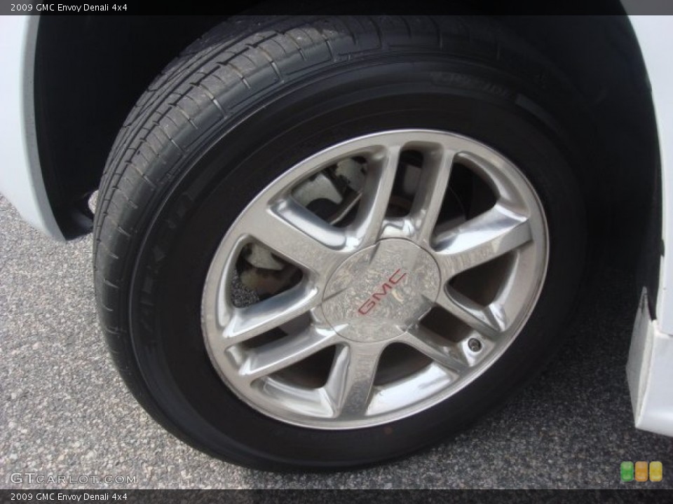 2009 GMC Envoy Denali 4x4 Wheel and Tire Photo #71169510