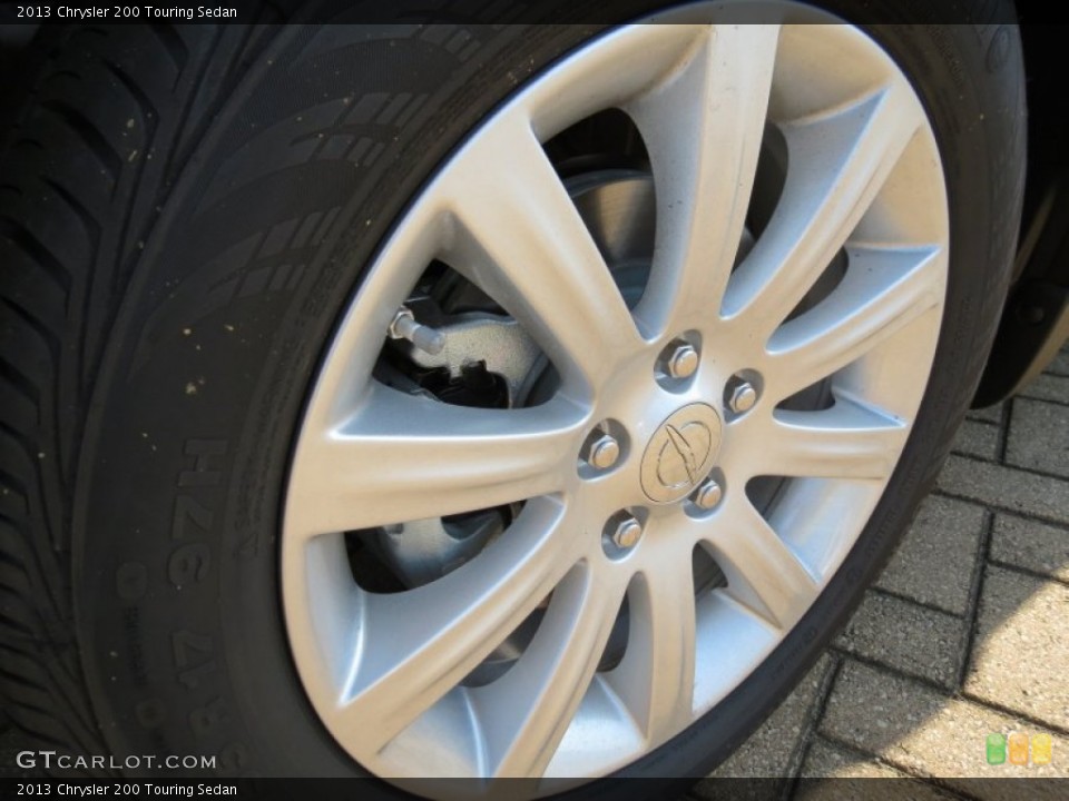 2013 Chrysler 200 Touring Sedan Wheel and Tire Photo #71430200