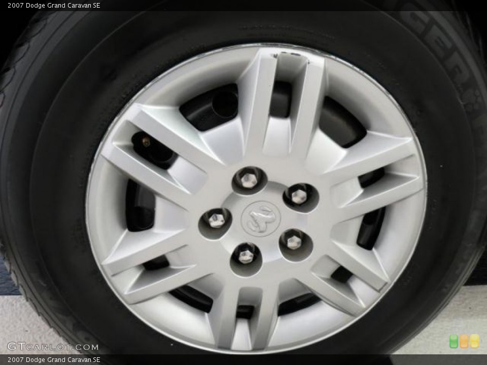 2007 Dodge Grand Caravan SE Wheel and Tire Photo #71486881