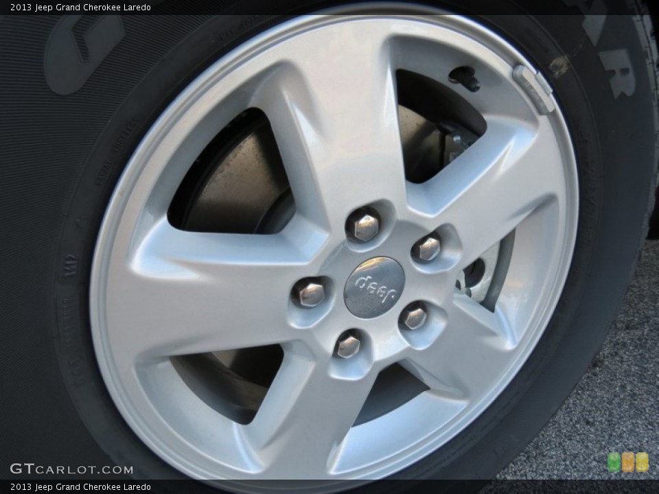 2013 Jeep Grand Cherokee Laredo Wheel and Tire Photo #71672806