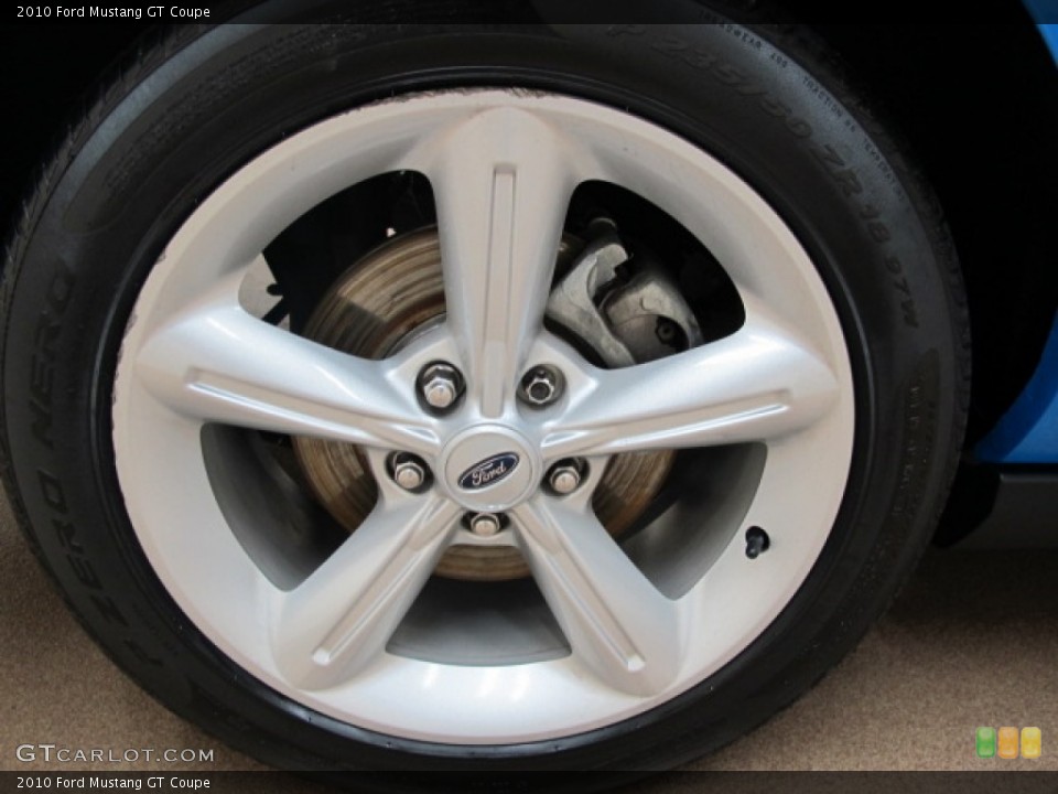 2010 Ford Mustang GT Coupe Wheel and Tire Photo #71680936