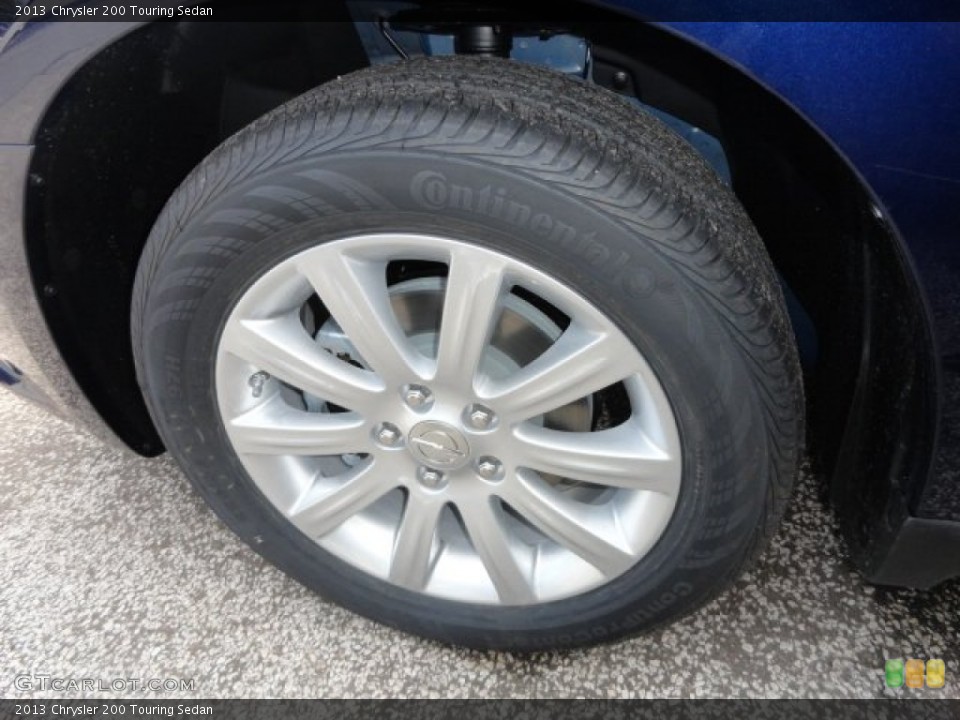 2013 Chrysler 200 Touring Sedan Wheel and Tire Photo #71682610