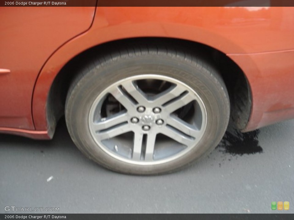 2006 Dodge Charger R/T Daytona Wheel and Tire Photo #71809437