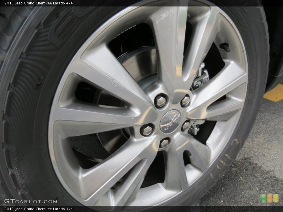 2013 Jeep Grand Cherokee Laredo 4x4 Wheel and Tire Photo #72230411