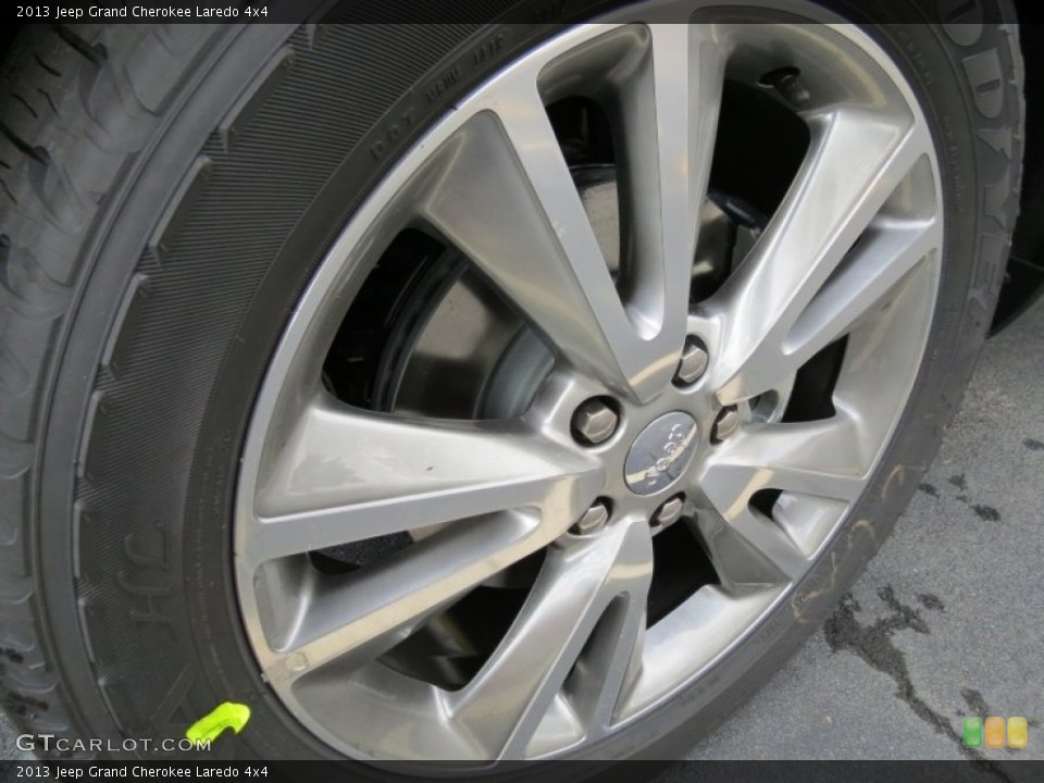 2013 Jeep Grand Cherokee Laredo 4x4 Wheel and Tire Photo #72231068