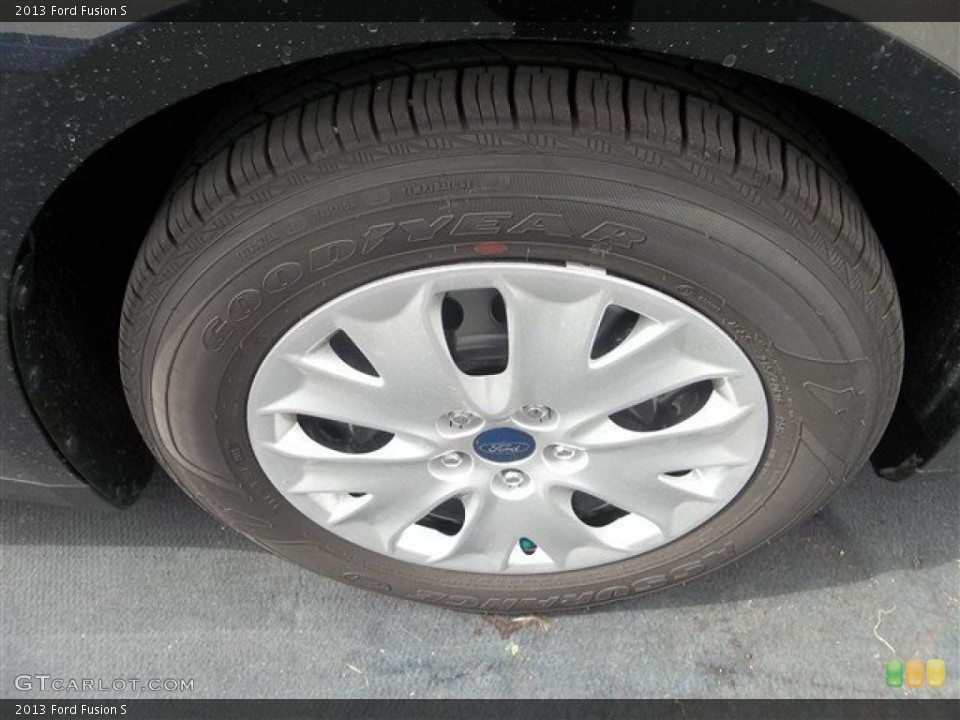 2013 Ford Fusion S Wheel and Tire Photo #72259474