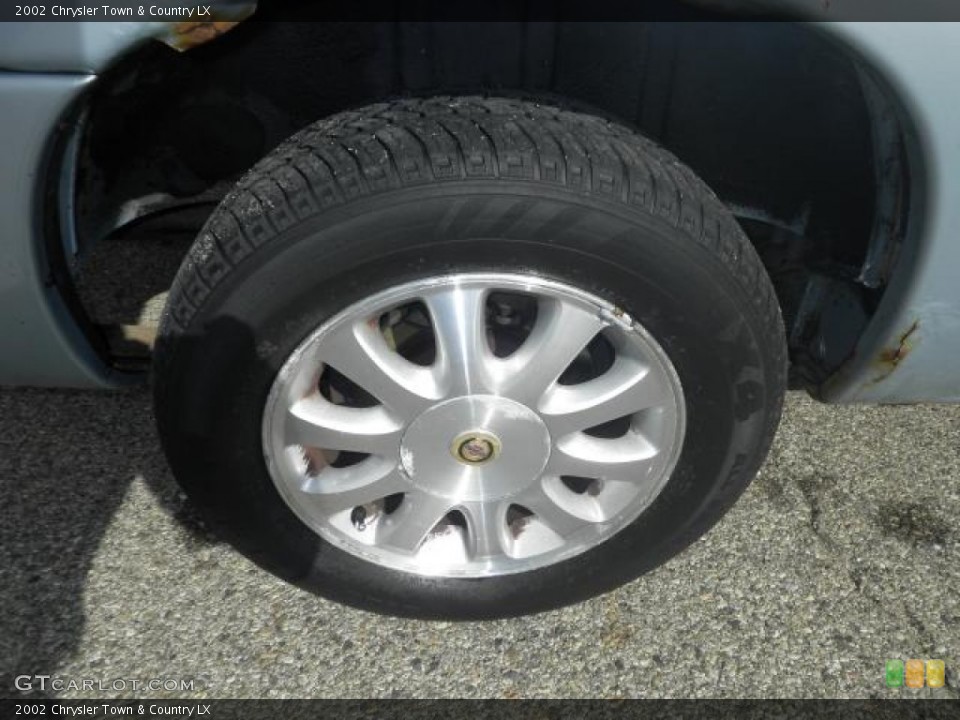 2002 Chrysler Town & Country LX Wheel and Tire Photo #72263978