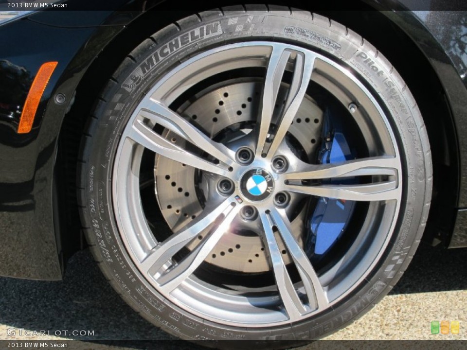2013 BMW M5 Sedan Wheel and Tire Photo #72358962
