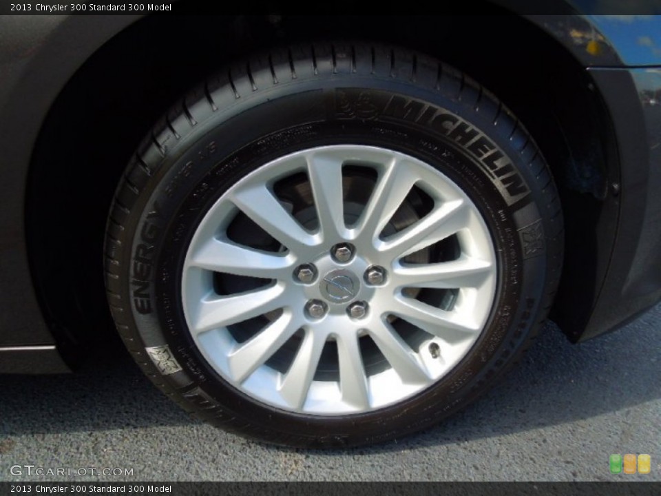 2013 Chrysler 300  Wheel and Tire Photo #72406113