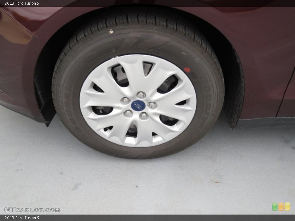 2013 Ford Fusion S Wheel and Tire Photo #72409427