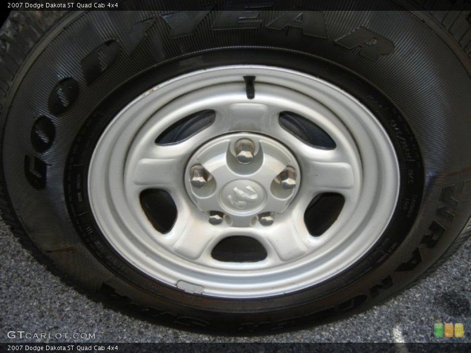 2007 Dodge Dakota ST Quad Cab 4x4 Wheel and Tire Photo #72442779
