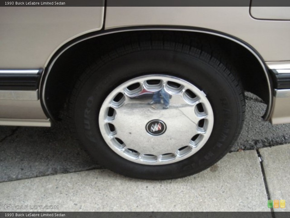 1993 Buick LeSabre Limited Sedan Wheel and Tire Photo #72444903