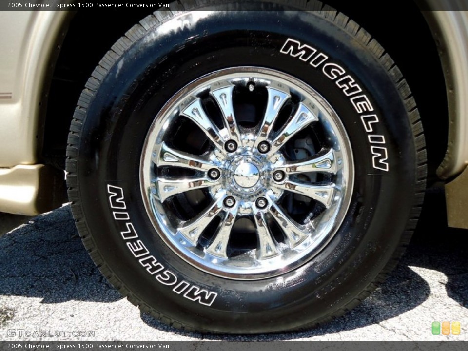 2005 Chevrolet Express Custom Wheel and Tire Photo #72454044