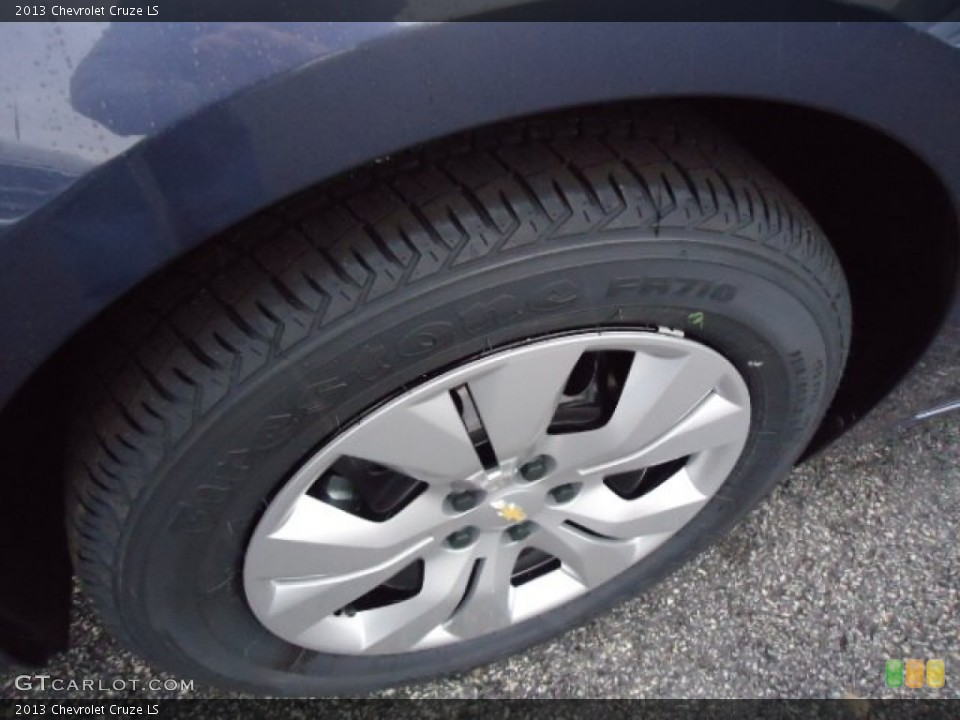 2013 Chevrolet Cruze LS Wheel and Tire Photo #72514098