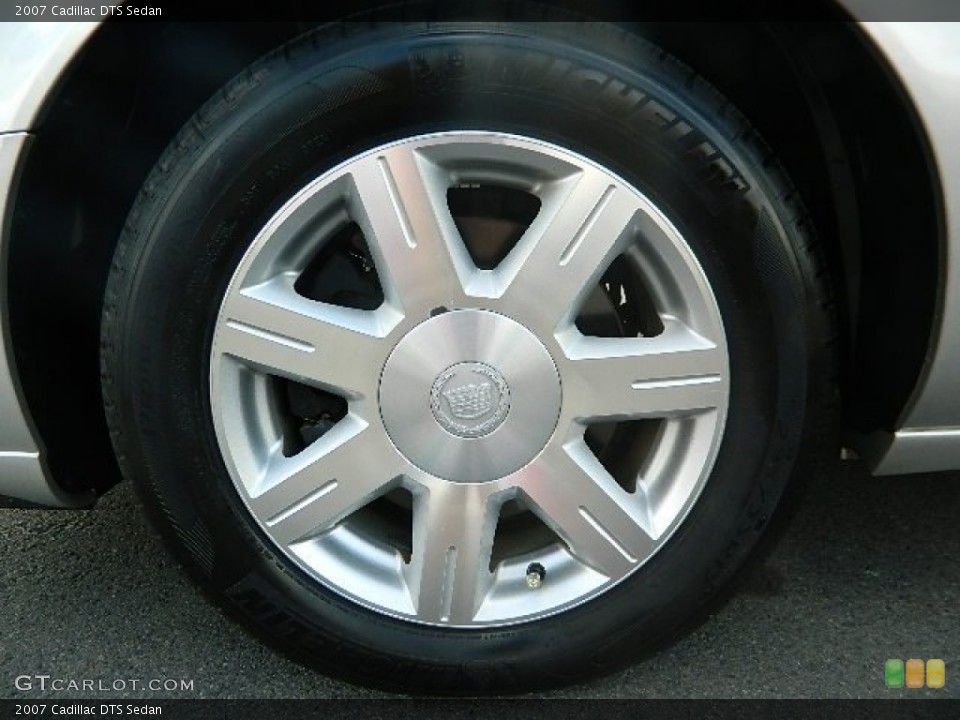 2007 Cadillac DTS Sedan Wheel and Tire Photo #72565482