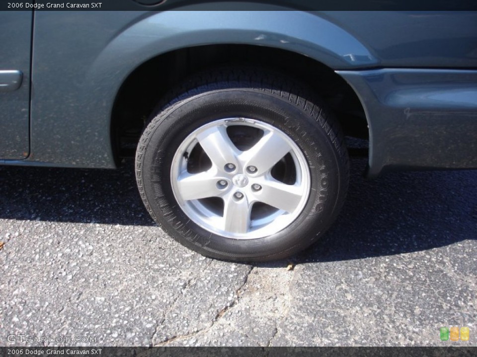 2006 Dodge Grand Caravan SXT Wheel and Tire Photo #72606850