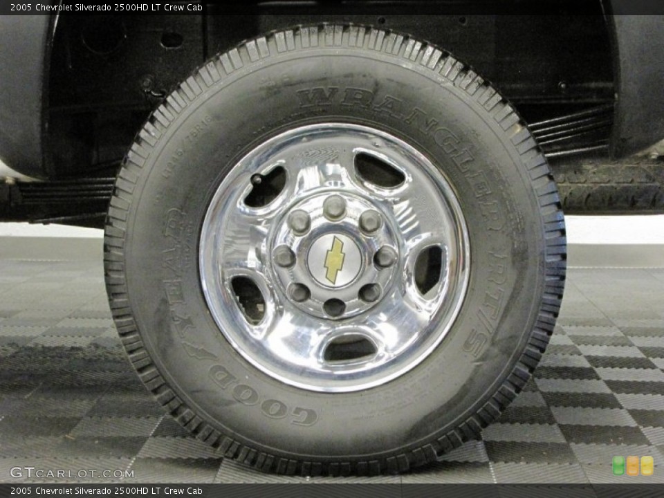 2005 Chevrolet Silverado 2500HD LT Crew Cab Wheel and Tire Photo #72694072