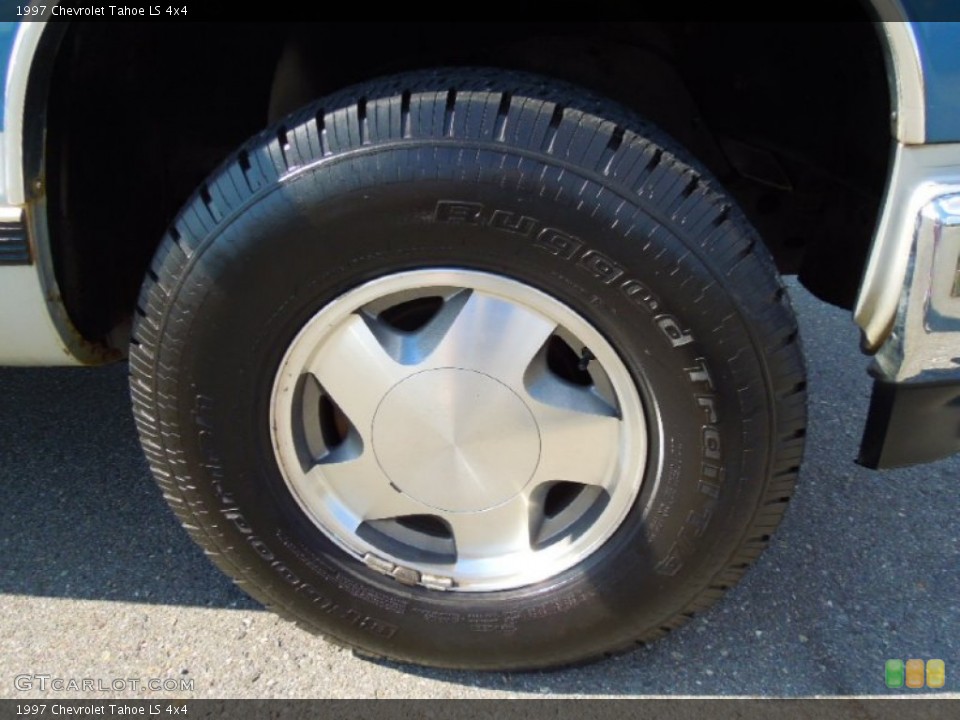 1997 Chevrolet Tahoe LS 4x4 Wheel and Tire Photo #72715169