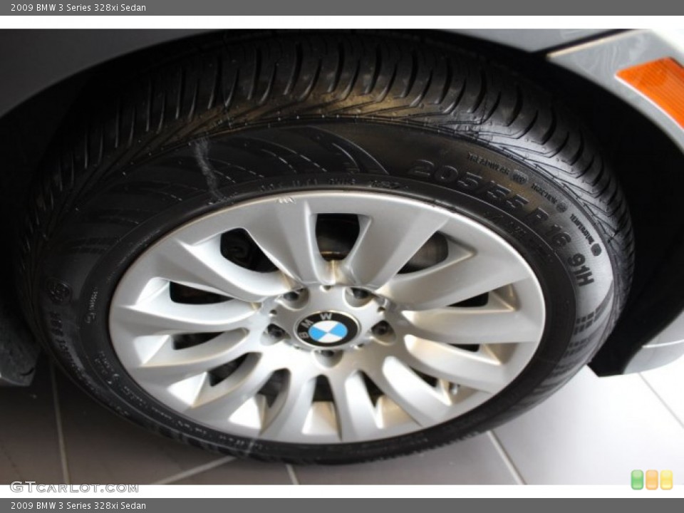2009 BMW 3 Series 328xi Sedan Wheel and Tire Photo #72731171