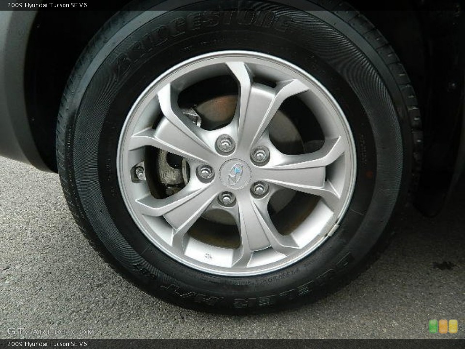 2009 Hyundai Tucson SE V6 Wheel and Tire Photo #72743813