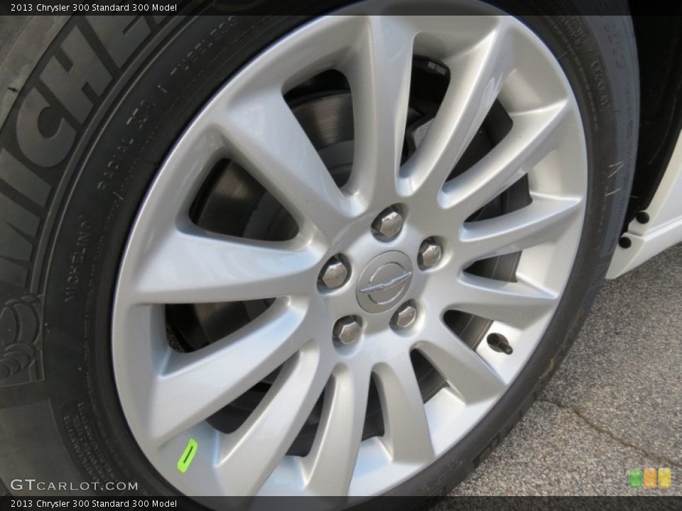 2013 Chrysler 300  Wheel and Tire Photo #72823141