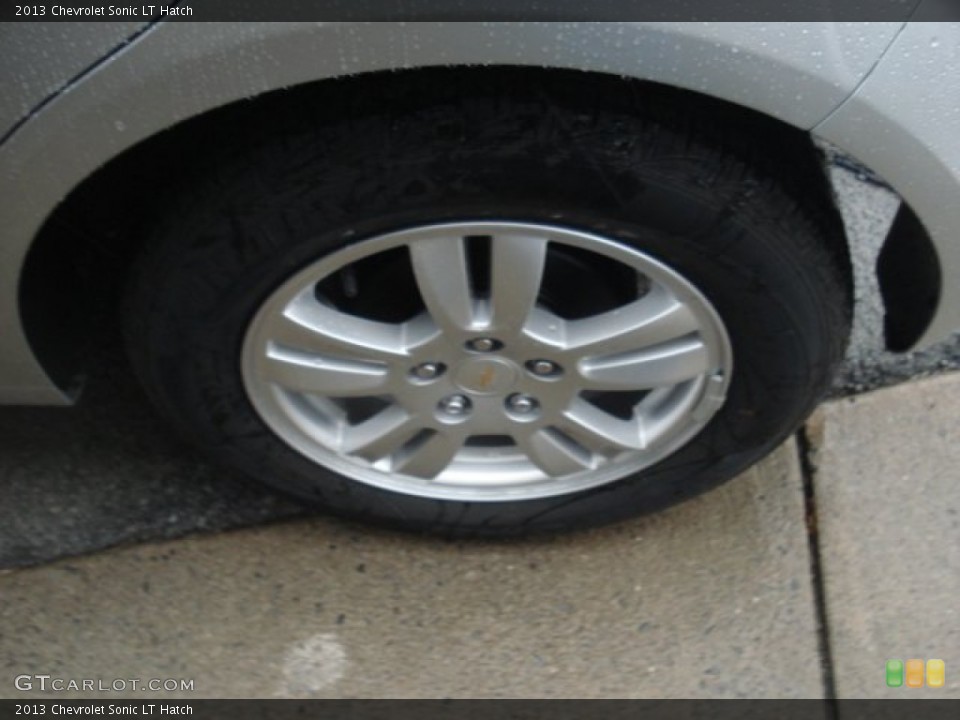 2013 Chevrolet Sonic LT Hatch Wheel and Tire Photo #72892620