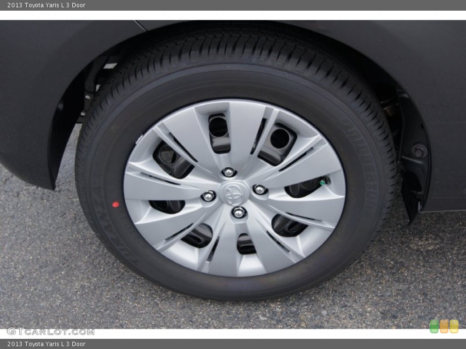 2013 Toyota Yaris L 3 Door Wheel and Tire Photo #72973420