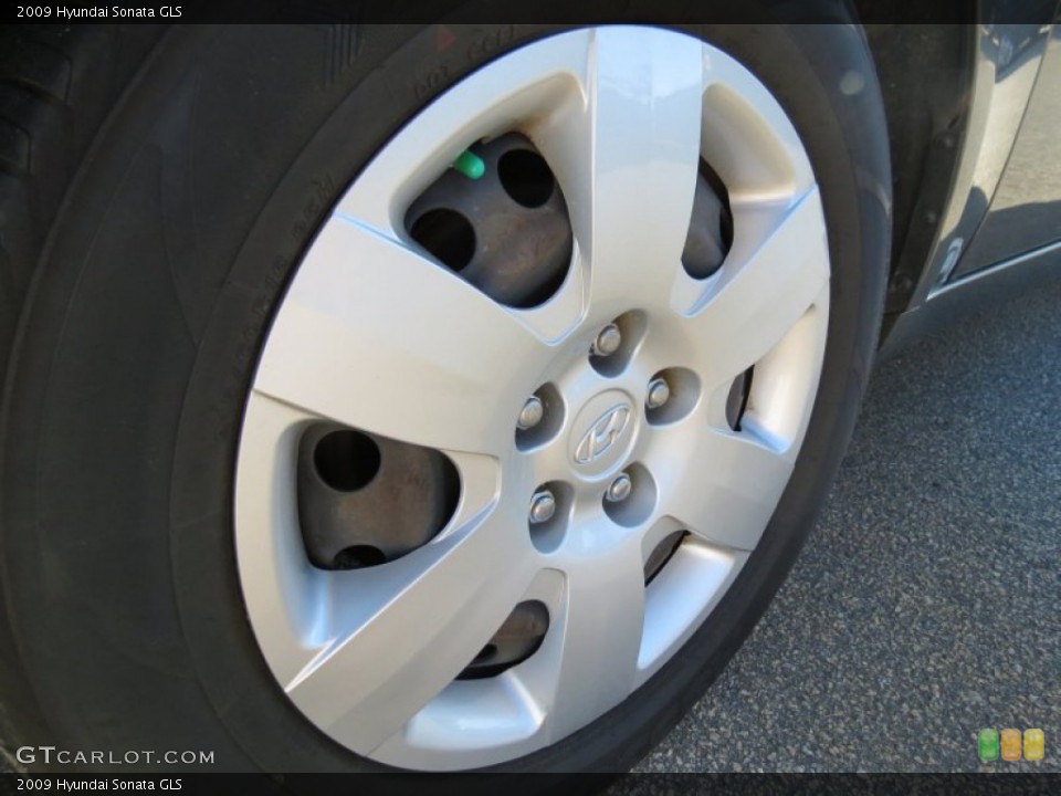 2009 Hyundai Sonata GLS Wheel and Tire Photo #72974367