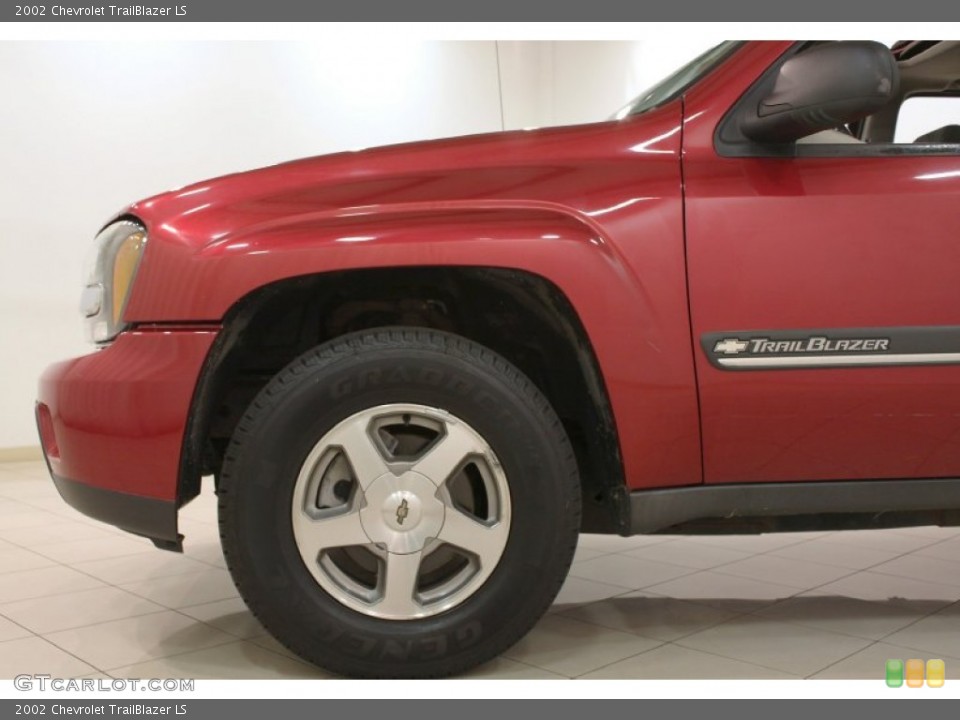 2002 Chevrolet TrailBlazer LS Wheel and Tire Photo #73059561