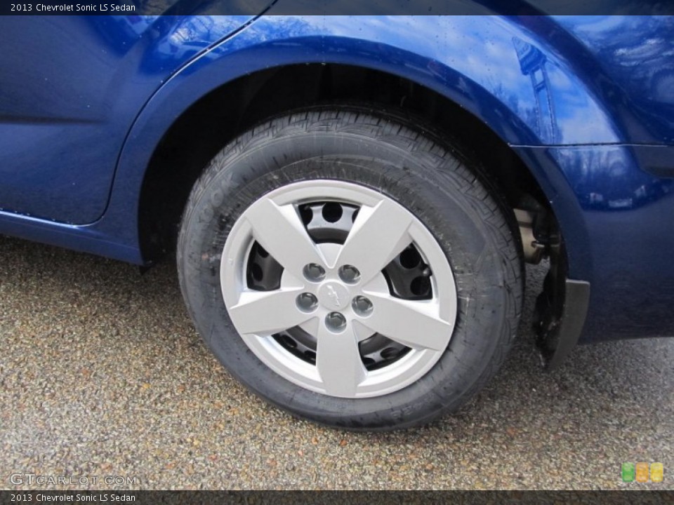 2013 Chevrolet Sonic LS Sedan Wheel and Tire Photo #73075911