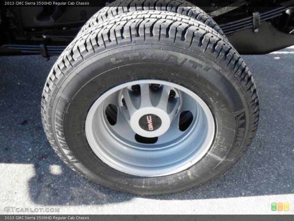2013 GMC Sierra 3500HD Regular Cab Chassis Wheel and Tire Photo #73102848