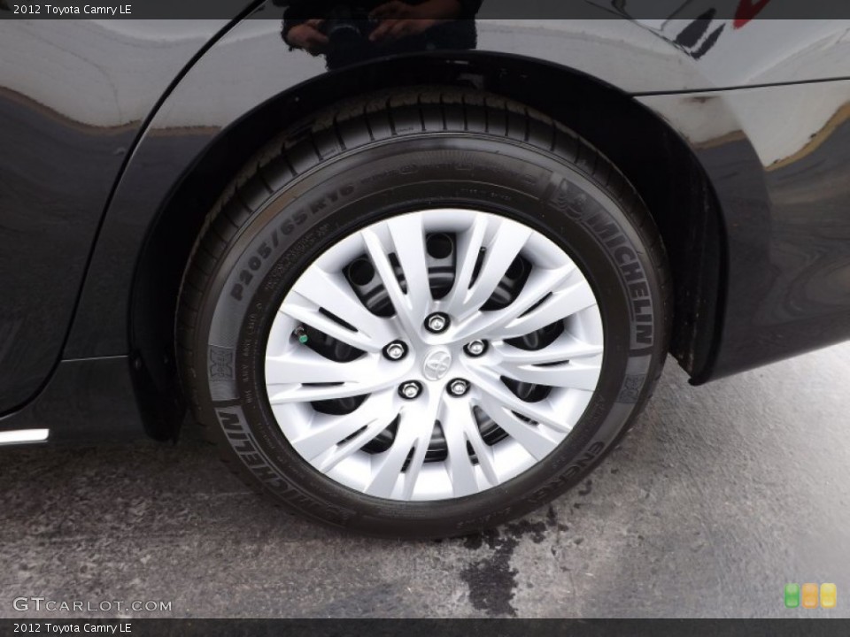 2012 Toyota Camry LE Wheel and Tire Photo #73428140