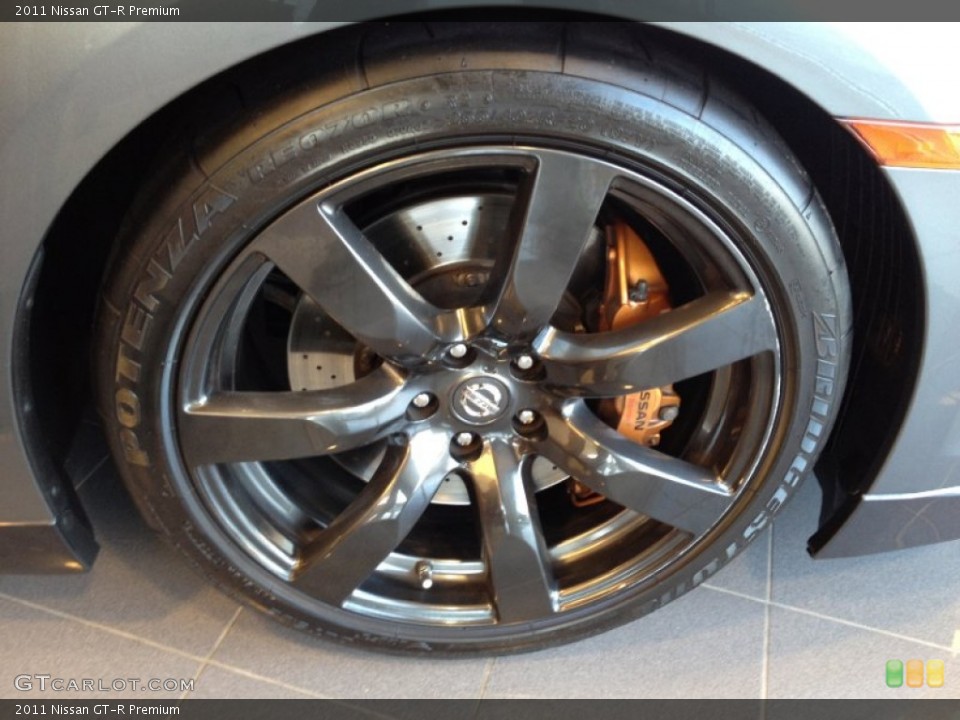 2011 Nissan GT-R Wheels and Tires
