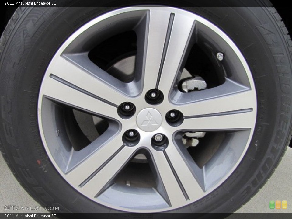2011 Mitsubishi Endeavor SE Wheel and Tire Photo #73541441