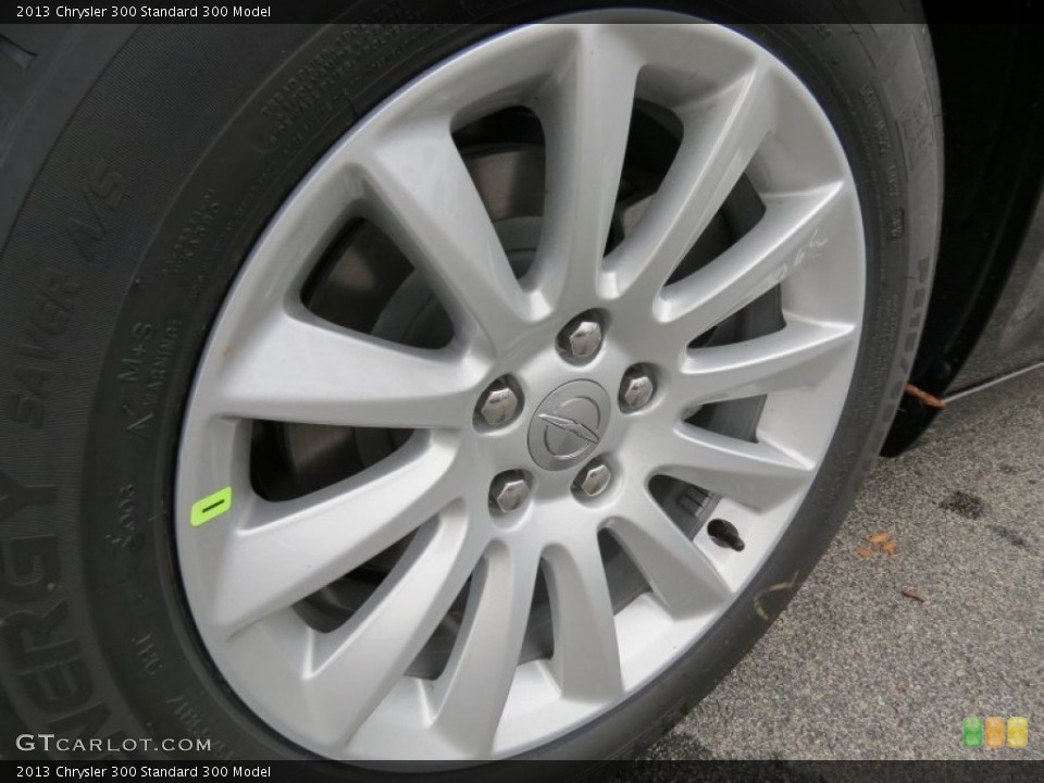 2013 Chrysler 300  Wheel and Tire Photo #73573100