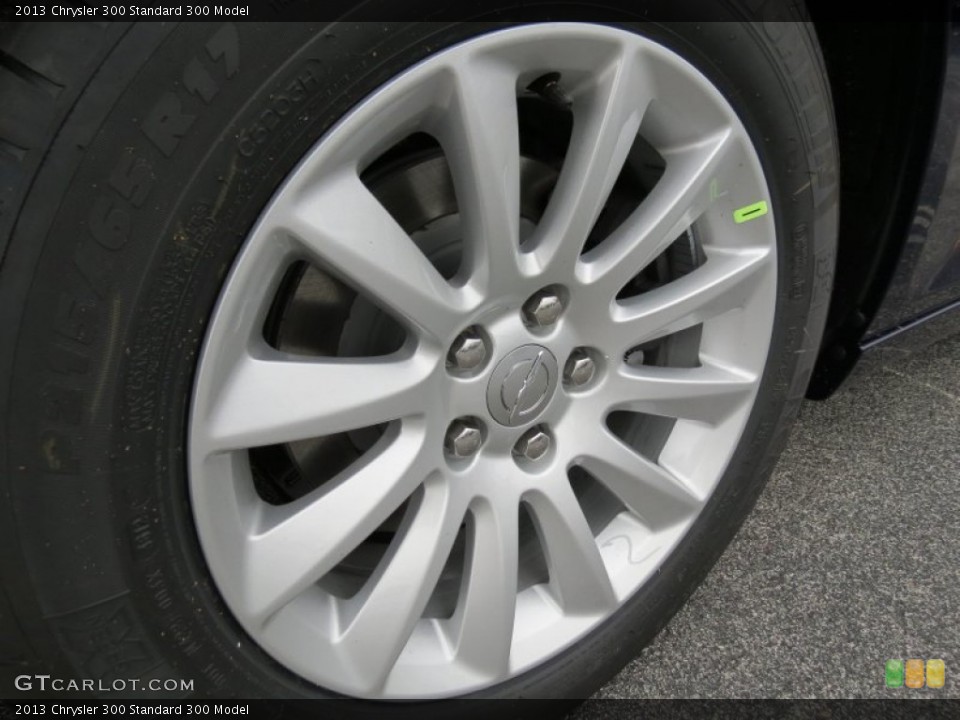 2013 Chrysler 300  Wheel and Tire Photo #73573275