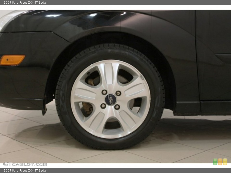 2005 Ford Focus ZX4 ST Sedan Wheel and Tire Photo #73662837