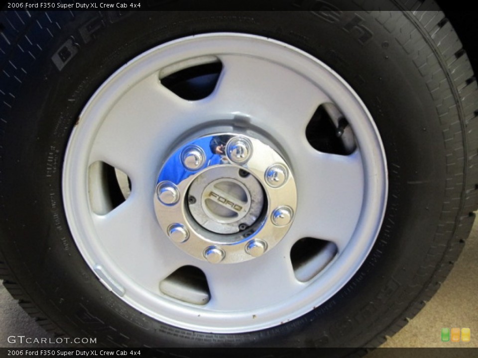 2006 Ford F350 Super Duty XL Crew Cab 4x4 Wheel and Tire Photo #73667022