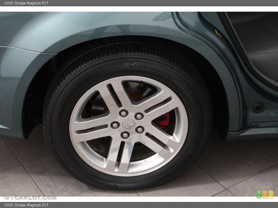 2005 Dodge Magnum R/T Wheel and Tire Photo #73827317