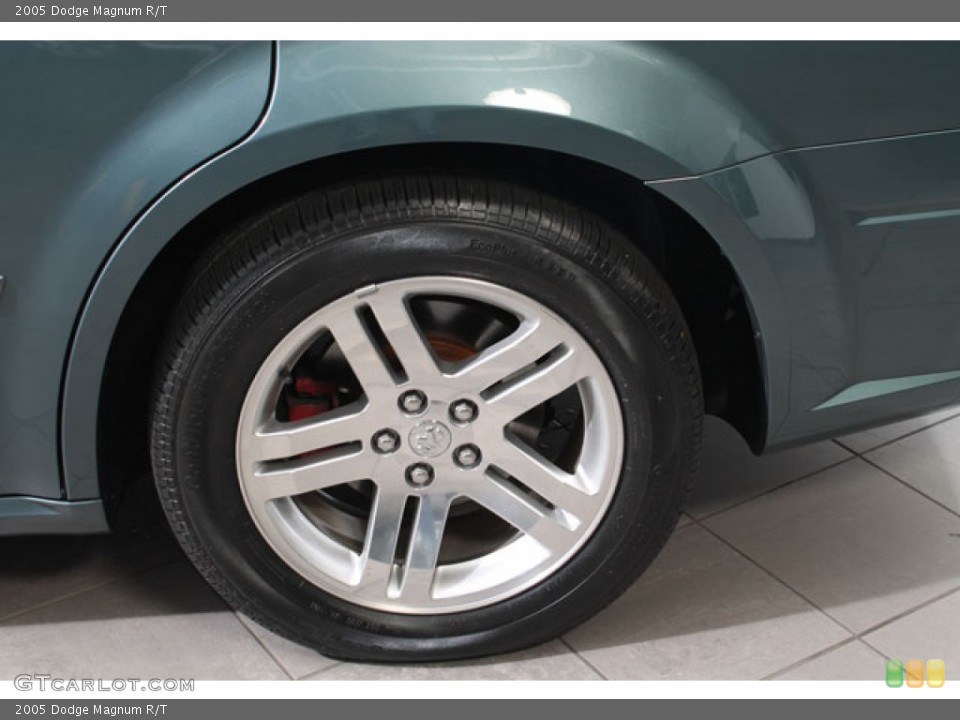 2005 Dodge Magnum R/T Wheel and Tire Photo #73827338