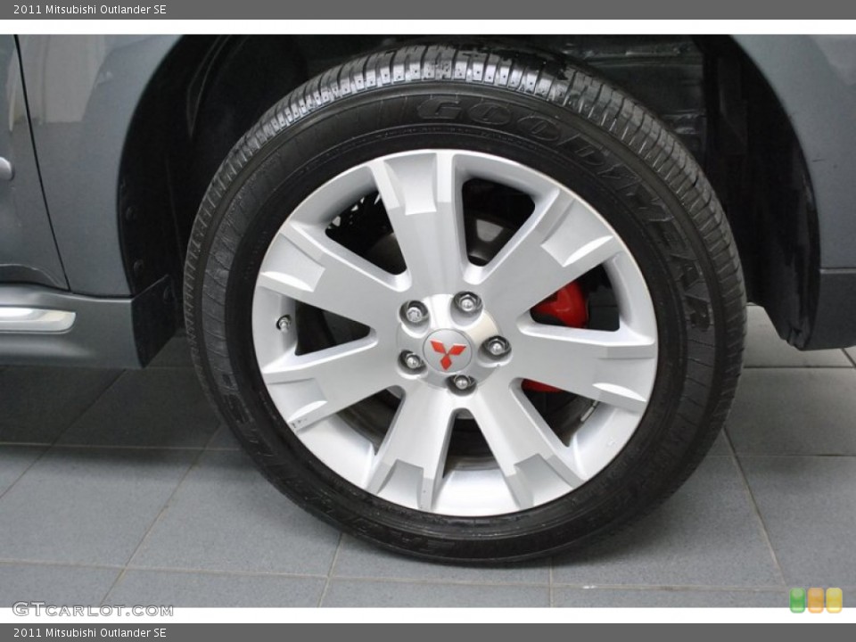 2011 Mitsubishi Outlander SE Wheel and Tire Photo #73834559
