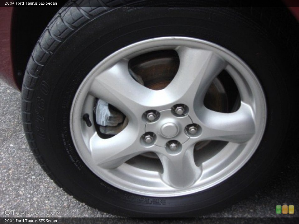 2004 Ford Taurus SES Sedan Wheel and Tire Photo #73840802
