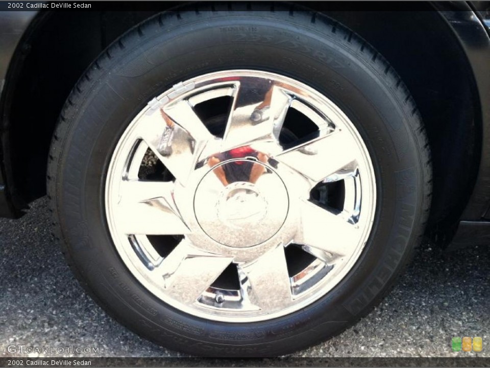 2002 Cadillac DeVille Sedan Wheel and Tire Photo #73851677