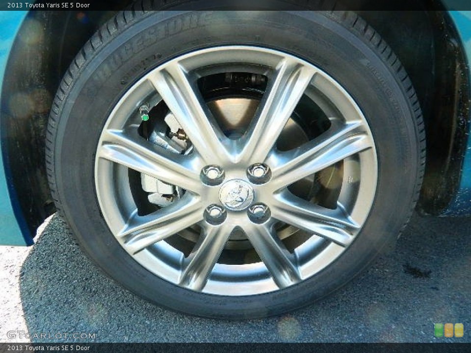 2013 Toyota Yaris SE 5 Door Wheel and Tire Photo #73894229