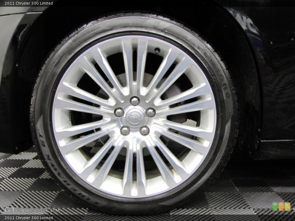 2011 Chrysler 300 Limited Wheel and Tire Photo #74016123