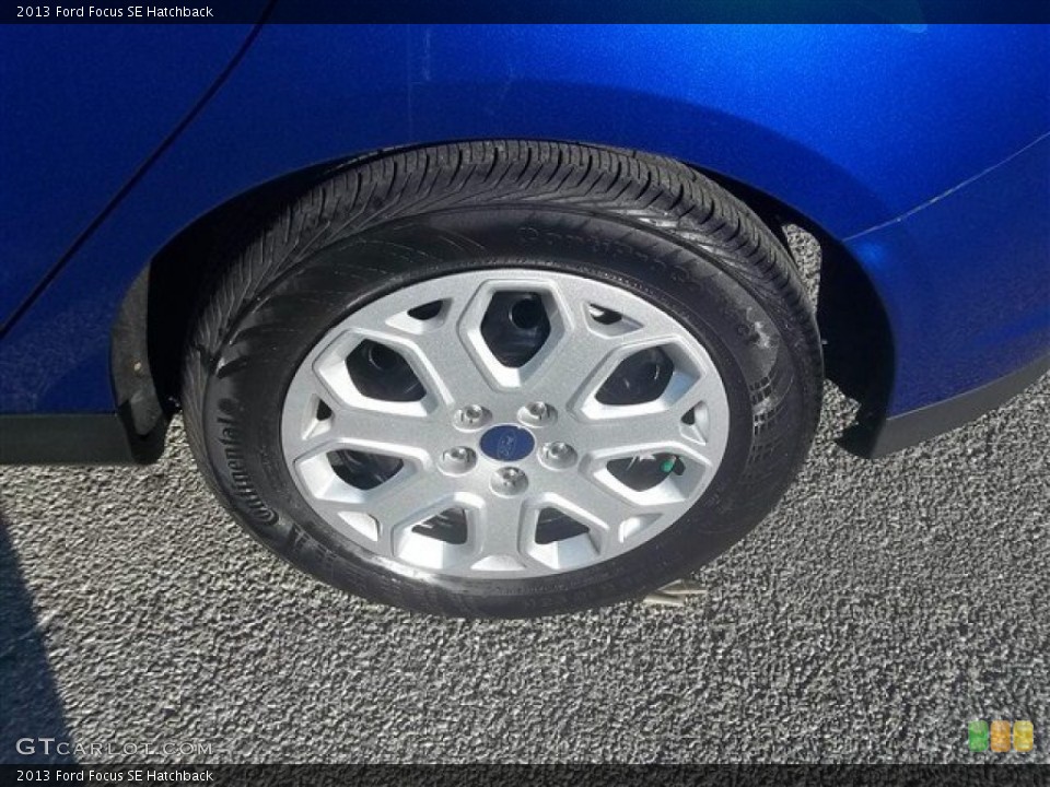 2013 Ford Focus SE Hatchback Wheel and Tire Photo #74088624