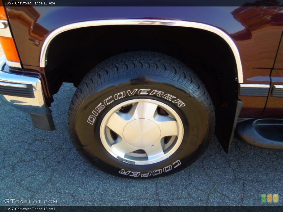 1997 Chevrolet Tahoe LS 4x4 Wheel and Tire Photo #74155684
